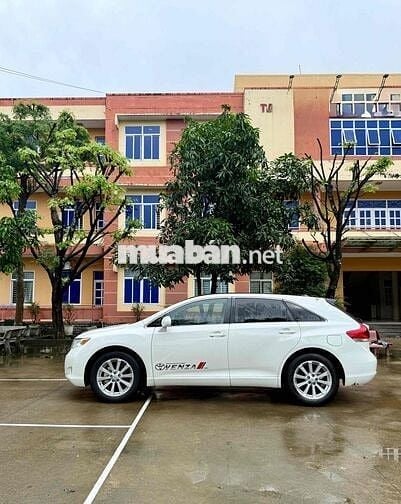 Toyota Venza, xe gia đình cán bộ sử dụng giữ gìn