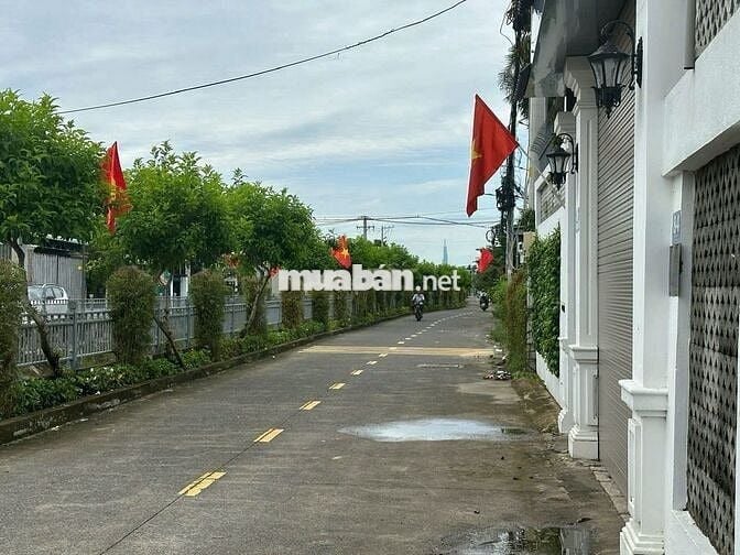 cần bán đất chính chủ giá tốt,  mặt tiền , khu vực dân cư đông đúc