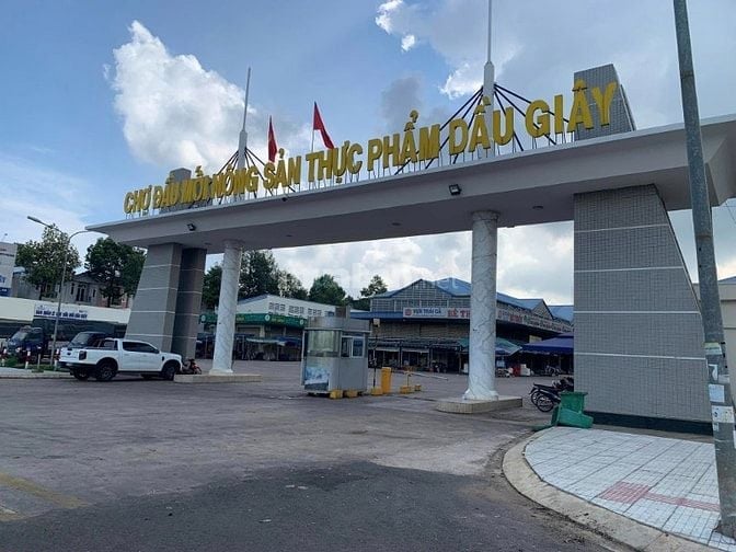 Đất sổ đỏ Chợ Đầu mối Dầu Giây, mặt tiền QL20 tiện kd, 679tr/nền