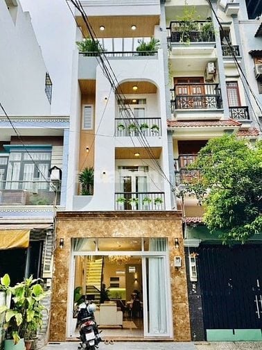 Hạ giá! Bán gấp nhà 55m2, giá 2tỷ 690 triệu ở Hoàng Sa, P5, Tân Bình.
