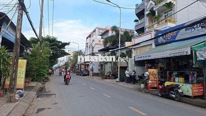 BÁN ĐẤT NGANG 6M - CÁCH HXH 40M - NHỈNH 2 TỶ- SHR - TẶNG GPXD 2 TẦNG