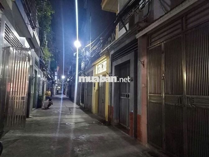 Còn phòng tại tầng 2 và 3 cầncho bạn nam thuê,Dt 30m2,Thanh Trì,Hà Nội