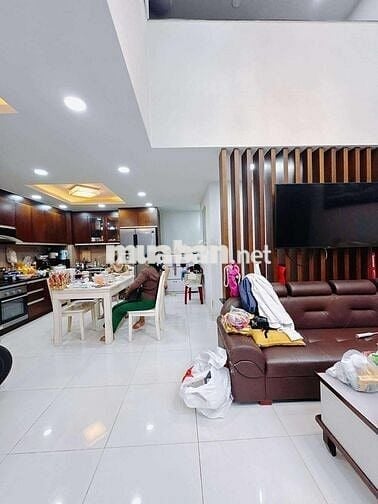 SÁT MT XÓM CHIẾU Q4- 5 LẦU- 57m2 - 6PN- CHỈ 8 TỶ NHỈNH