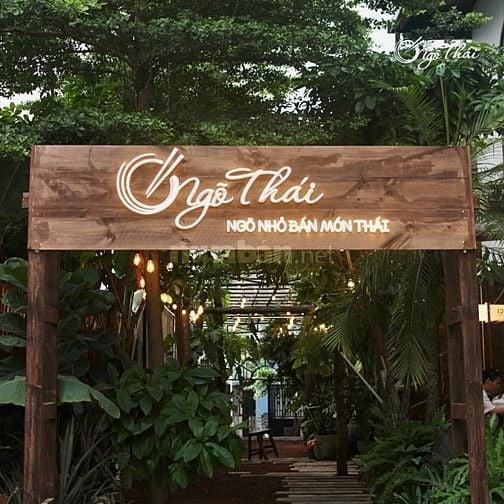 QUÁN ĂN NGÕ THÁI BÌNH THẠNH TUYỂN 3 NHÂN VIÊN PHỤC VỤ 