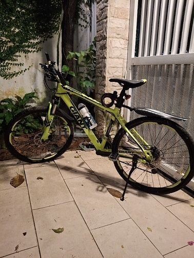 Cần bán xe đạp thể thao hiệu Giant ít dùng, mới 95%