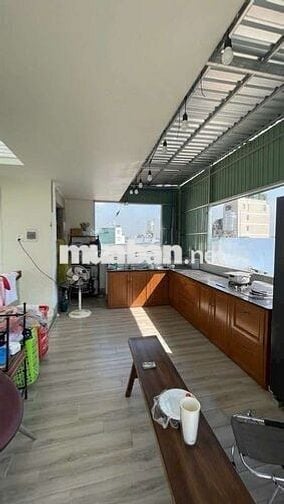 Nhà đẹp khu vực hiếm, HXH, trường cấp 1, 2, ĐH liền kề xung quanh nhà