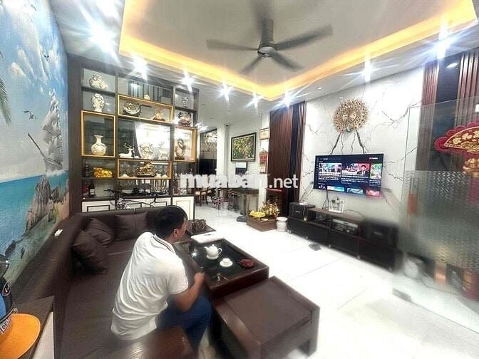 Nhà phân lô phố Kim Ngưu,54m² x 5 tầng ,thang máy ,lô góc,ô tô  cửa