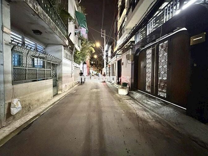 Toà nhà 8 tầng 117m2 - Góc 3 mặt thoáng - 13 Phòng hẻm oto 6m - 24 Tỷ