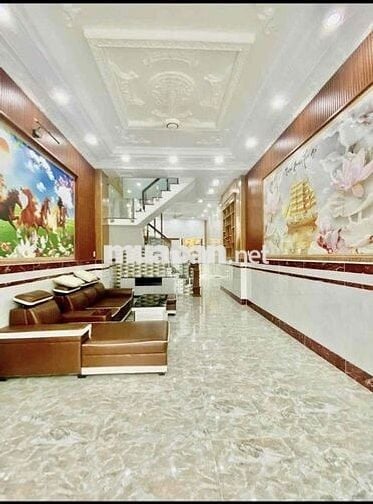 Nhà Mố Sạch Sẻ DT 120m2 1Trệt 1Lầu 2Pn 3Wc Sân Đậu Ôtô Hẻm Xe Tải