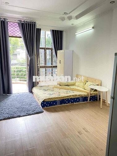 Chính Chủ Cho Thuê Phòng Ban Công Rộng hơn 30m2 Giá Rẻ Tại Bàu Cát