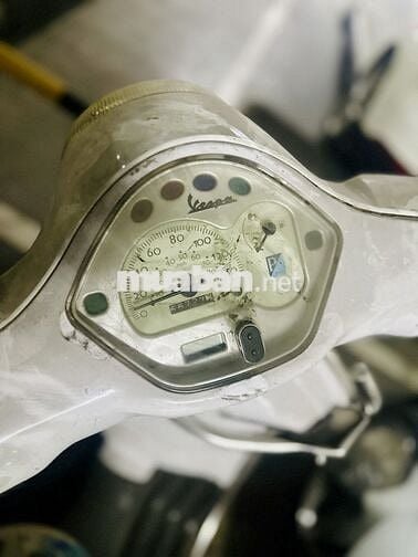 Xe máy Piaggio Vespa LX 150cc trắng 2009