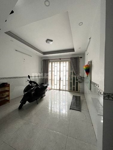 Bán nhà  4mx 12,3m- 2 Tầng đúc BTCT Gần Vincom Nguyễn Xí-khu Thuỷ Lợi 