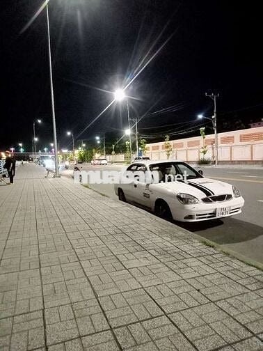 Ô tô Nubira 2003 số sàn 5 chỗ màu trắng