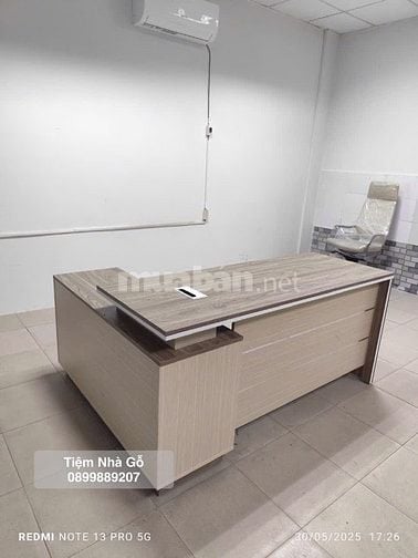 Bàn giám đốc chữ L gỗ xanh kháng ẩm giá tốt nhất