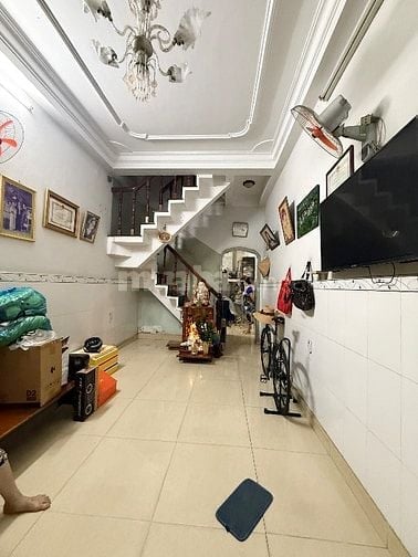 LÝ THÁI TỔ QUẬN 10, 4 TẦNG 5PN CÁCH 10M RA Ô TÔ, HẺM TRƯỚC NHÀ 3M SẠCH