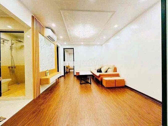 Quá rẻ ! T1 TT Nghĩa Tân , lô góc, MT khủng ,ôtô đỗ cửa ,full đồ 120m2