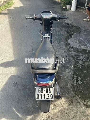 xe 50 cho học sinh đi học.