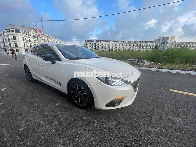 Mazda 3 2017 1.5 AT Sedan - 80000 km