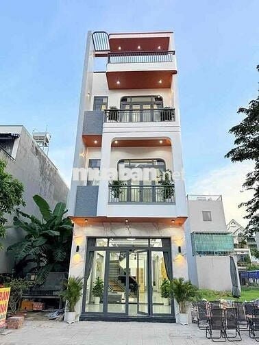 Nhà mặt tiền 4 tầng Dĩ An, 4PN,4WC, Tặng full nội Thất hơn 5 tỷ