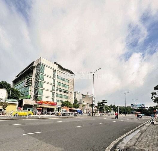 Khách Sạn sang - CHDV siêu VIP 7Tang 30P Ngang 7M DThu 2ty/n, 38TyTL