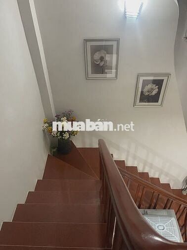 Nhà đẹp Lạc Long Quân - Tây Hồ, DT 32m2, 5 tầng, 3P. ngủ (11 tỷ)