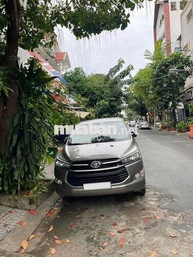 Toyota Innova 2017 2.0E - 180000 km