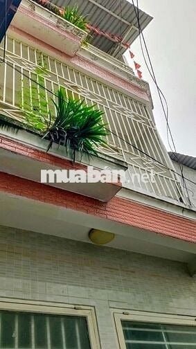 Nhà 3 Tầng 2 PN Lớn, Gần VinCom Quang Trung