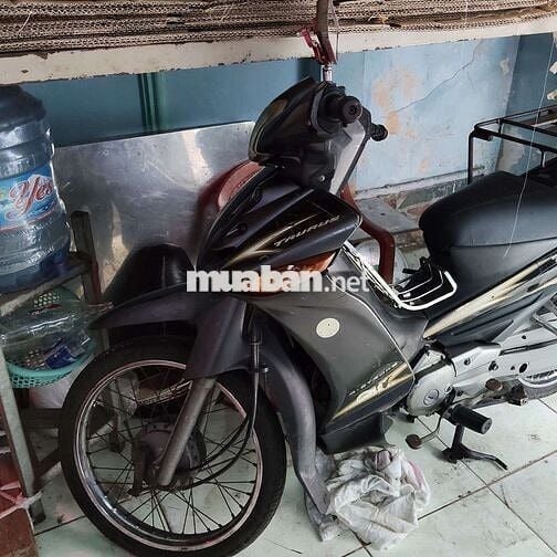 Xe máy Yamaha Taurus màu đen số sàn