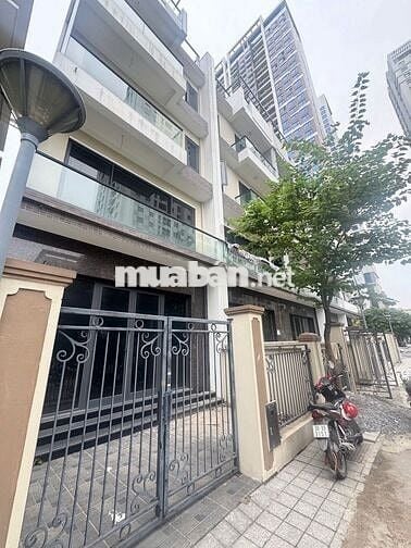 Chính chủ cho thuê liền kề 6th element đường Nguyễn Văn Huyên 107m 5T