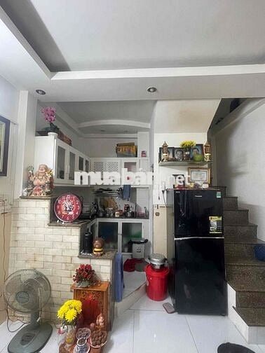 Bán nhà Lương Ngọc Quyến,3 Tầng, 2PN,kế bên Emart Phan Văn Trị, TL