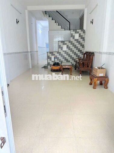 Hẻm ô tô ng v quá gần gò vấp 4x18m, 3pn có ít nội thất cọc 1, mới sơn