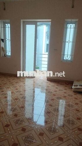 Cho thuê phòng trống trong nhà nguyên căn