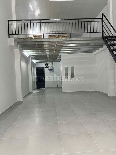 nhà 5x12m,gác lửng đường Mã Lò giá 7tr5/tháng 