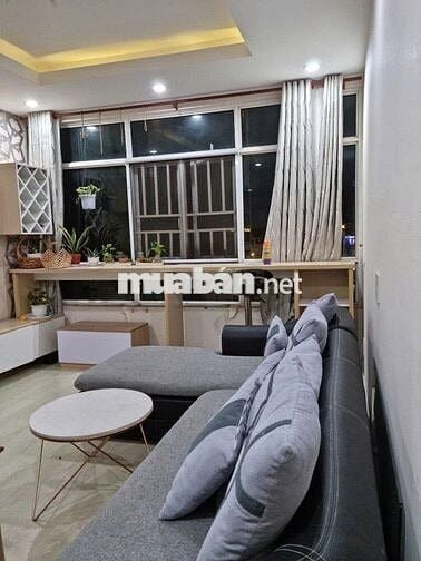 Cho thuê căn hộ Giai Việt – đường Tạ Quang Bửu P5, Q8. 115m2, Full