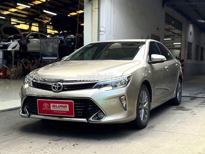 Camry 2018 2.5Q - Màu Nâu Vàng