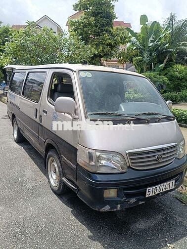 ToyotaHiace Van 2004 đăng kiểm mới về khởi nghiệp
