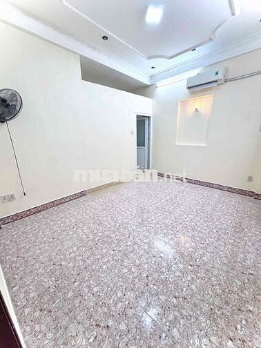 Cho thuê phòng trọ ở Phú Nhuận có ban công , cửa sổ,…