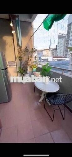 Pass phòng trọ bancol rộng ngay ngã tư hàng xanh full nội thật