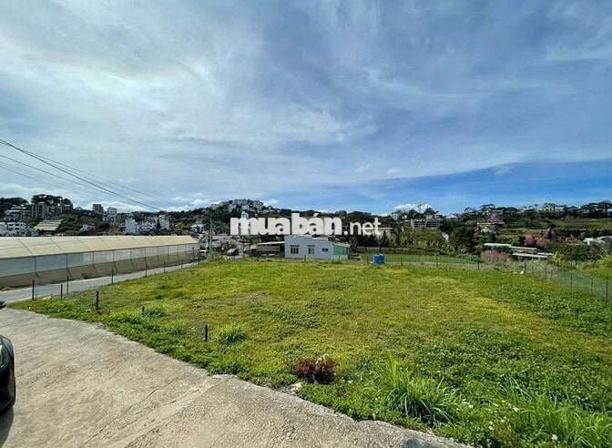 Bán Đất View Hai mặt tiền, Mặt tiền đường Nam Hồ, P11, Đà Lạt 15,5 Tỷ