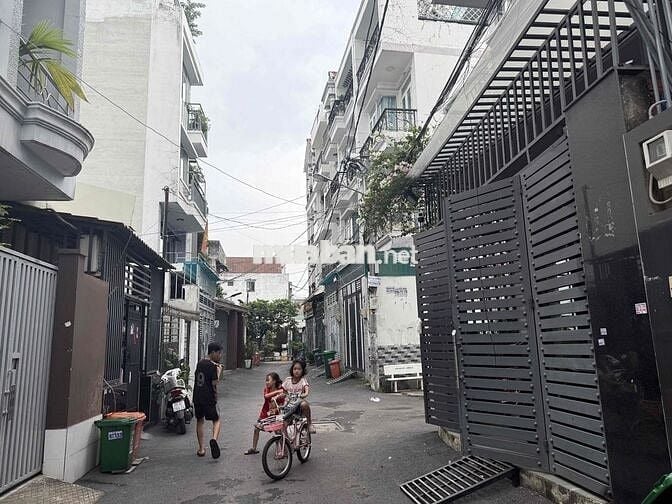 5,2m mặt tiền, xe tải vào nhà thoải mái, Bán gấp căn cấp 4 100m2 ngay