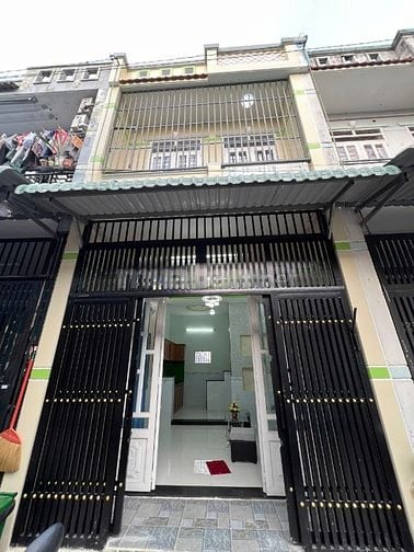 Nhà đẹp Hóc Môn giá rẻ - đường Trần Văn Mười, hẻm xe hơi, vào ở ngay