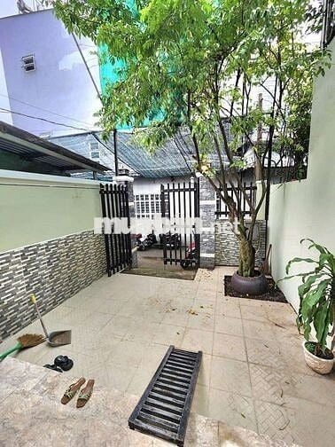 Cho thuê nhà nguyên căn ngõ hẻm 1172/ Huỳnh Tấn Phát