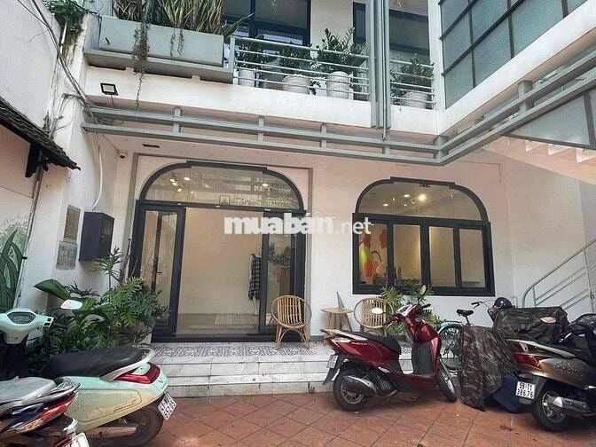 Siêu phẩm Biệt thự SÂN VƯỜN 27 Đặng Tất Q1 Trệt Lầu Giá 79tr