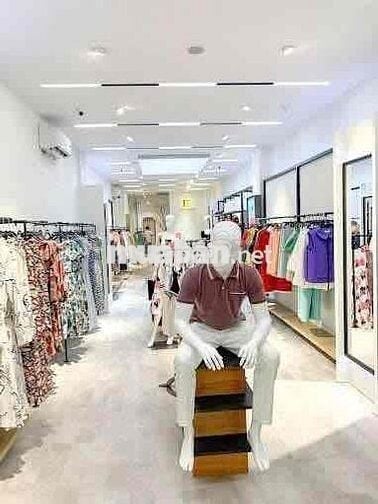 Siêu phẩm TUYẾN THỜI TRANG 100 NGUYỄN TRÃI Q1 trệt 2 Lầu ST giá 119Tr