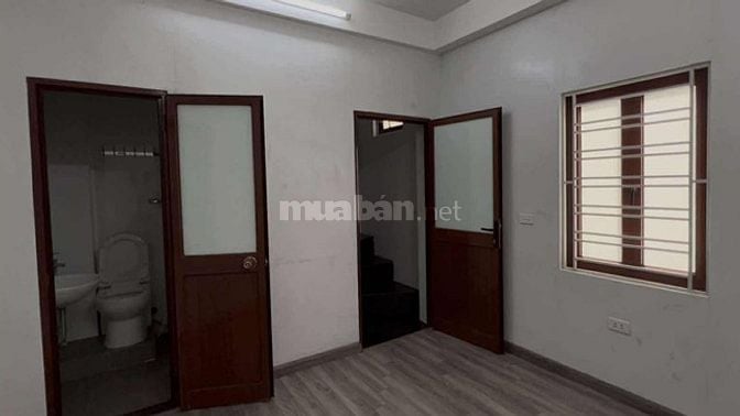 Binhbds cho thuê nhà Hàng Quạt 5 tầng 15 triệu / tháng