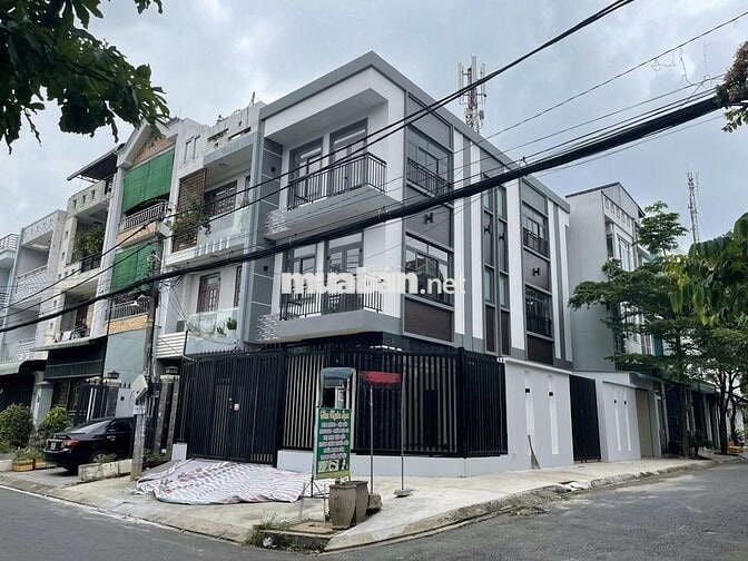 GÓC 2 MT - 735A Lạc Long Quân, P.10, Q.TB - Thang Máy - Sàn Suốt