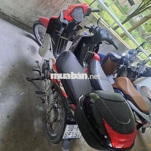 Xe còn mới,lốp theo xe,đi được 9000 km