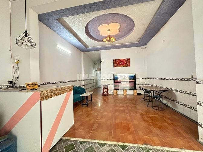 Cần cho thuê nhà nguyên căn 2 tầng Dt 130m2 tại Dĩ An