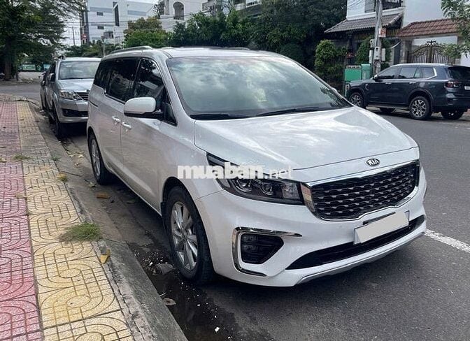 Kia Sedona 2.2 DAT Luxury 2019 - 56000 km