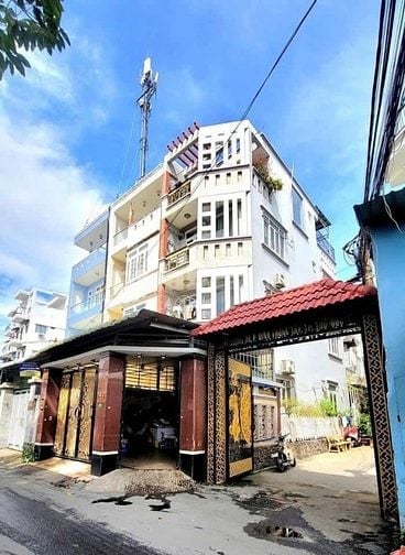 Bán nhà 3 lầu giá 13 tỷ đường 39 phường Bình Trưng TPHCM.